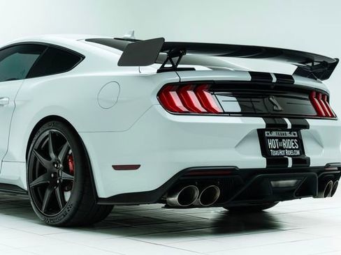 Used 2021 Ford Mustang Shelby GT500 w/ Carbon Fiber Track Pack image 22