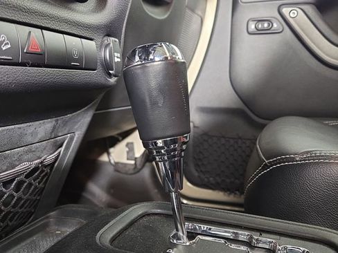 Used 2017 Jeep Wrangler Unlimited Freedom Edition image 21