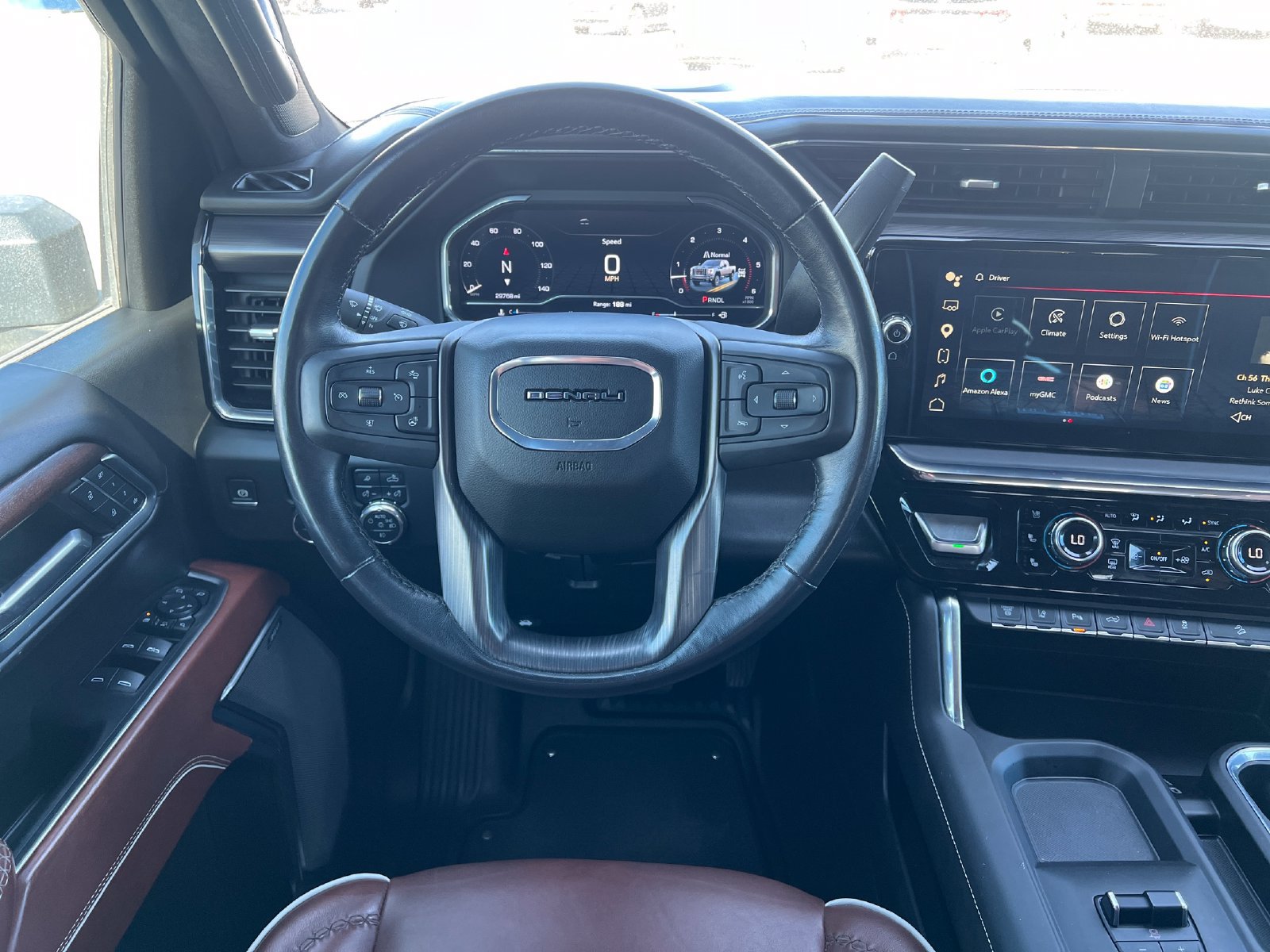 Used 2024 GMC Sierra 2500 Denali Ultimate w/ Max Trailering Package AWD/4WD image 11