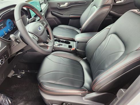 Used 2025 Ford Escape ST-Line Elite w/ Premium Technology Package image 13