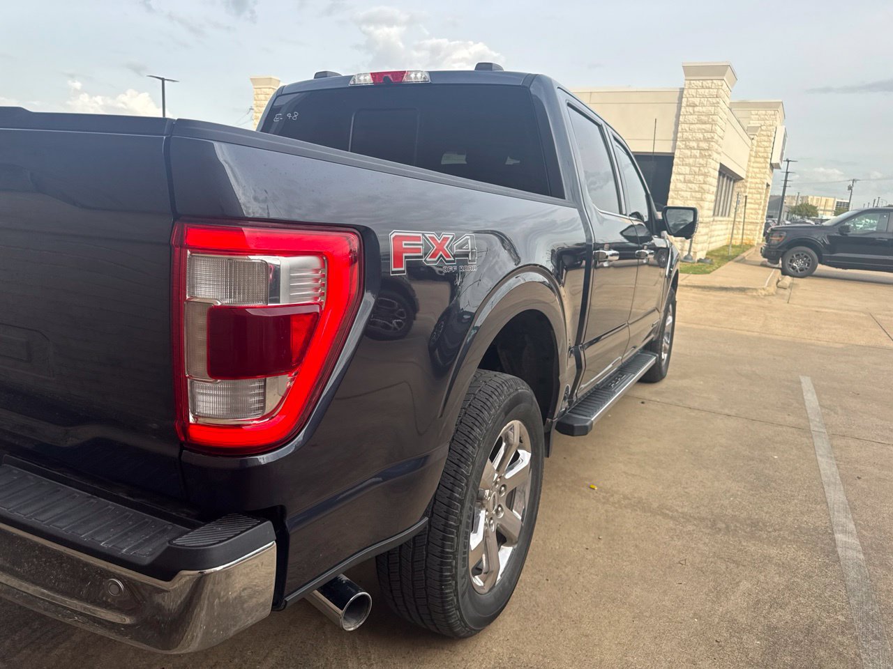 Used 2021 Ford F150 Lariat w/ Equipment Group 502A High AWD/4WD image 5