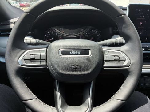 Used 2025 Jeep Compass Limited AWD/4WD image 24