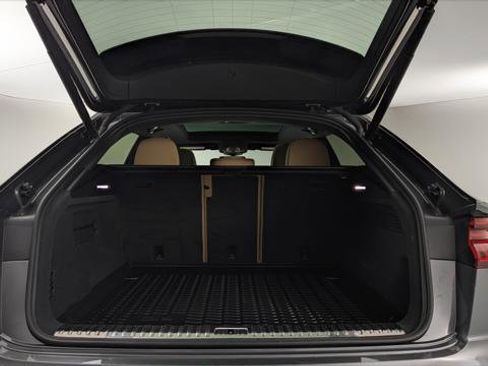 Used 2022 Audi Q8 Premium Plus w/ Premium Plus Package image 18