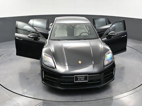 Certified 2025 Porsche Panamera 4 AWD/4WD image 32
