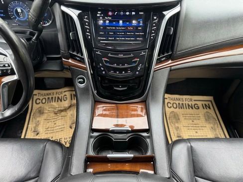Used 2020 Cadillac Escalade ESV Luxury AWD/4WD image 29