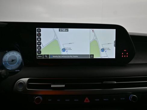 Used 2024 Hyundai Palisade Limited FWD image 16