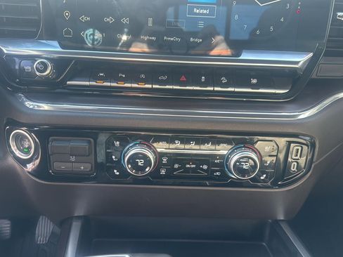 Used 2024 GMC Sierra 1500 SLT w/ SLT Premium Plus Package AWD/4WD image 25