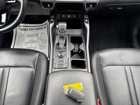 Certified 2022 Kia Sorento S w/ Panoramic Sunroof Package image 21