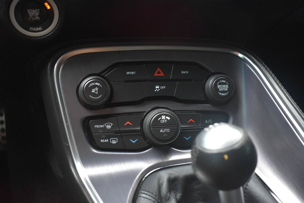 Used 2015 Dodge Challenger R/T w/ Quick Order Package 22B R/T RWD image 28