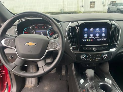 Used 2023 Chevrolet Traverse LT AWD/4WD image 16