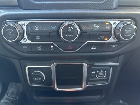 Used 2022 Jeep Wrangler Unlimited Sport AWD/4WD image 18
