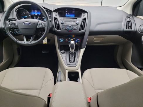 Used 2016 Ford Focus SE w/ SE Cold Weather Package FWD image 22