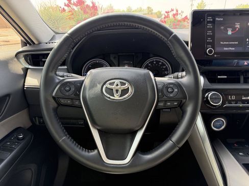 Used 2021 Toyota Venza LE w/ Carpet Mat Package (TMS) AWD/4WD image 25