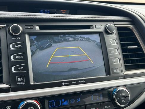 Used 2019 Toyota Highlander Limited image 38