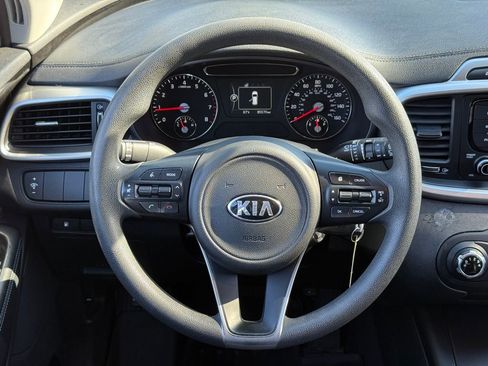 Used 2018 Kia Sorento LX image 23