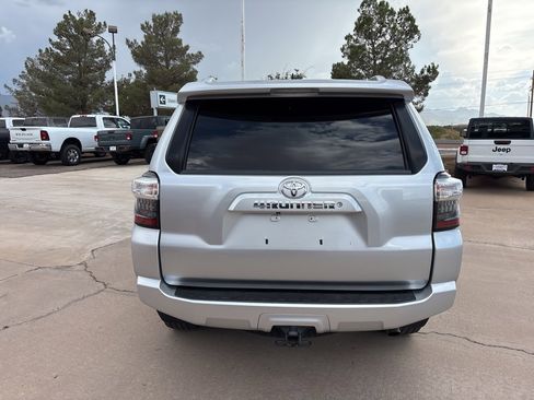 Used 2015 Toyota 4Runner 2WD image 6