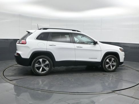 Used 2022 Jeep Cherokee Limited image 3