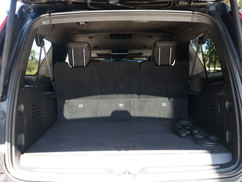 Used 2017 Cadillac Escalade ESV Platinum image 29