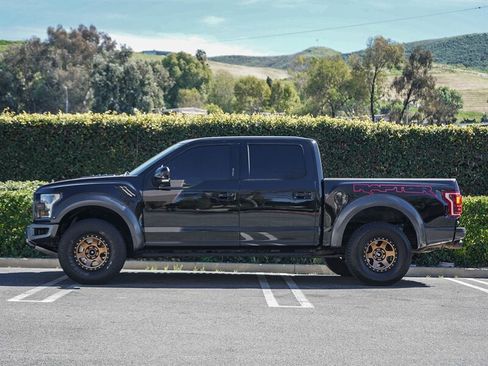 Used 2018 Ford F150 Raptor w/ Equipment Group 802A Luxury image 3