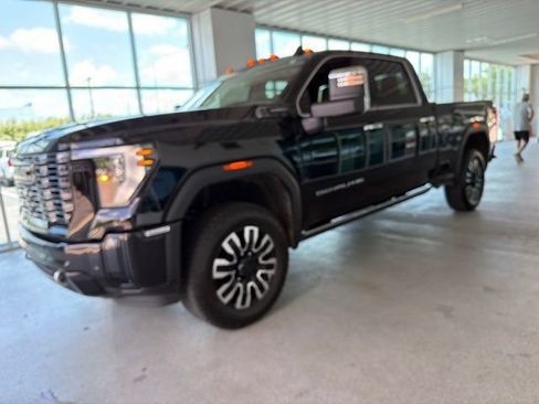 Used 2026 GMC Sierra 3500 Denali Ultimate AWD/4WD image 4
