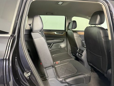 Used 2026 Volkswagen Atlas SE AWD/4WD image 32