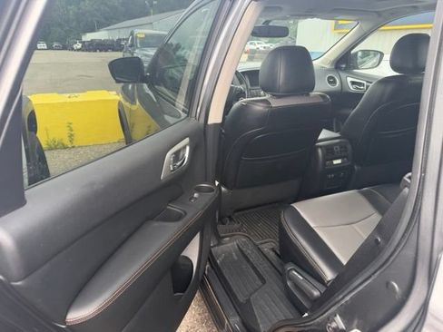 Used 2020 Nissan Pathfinder SL AWD/4WD image 8