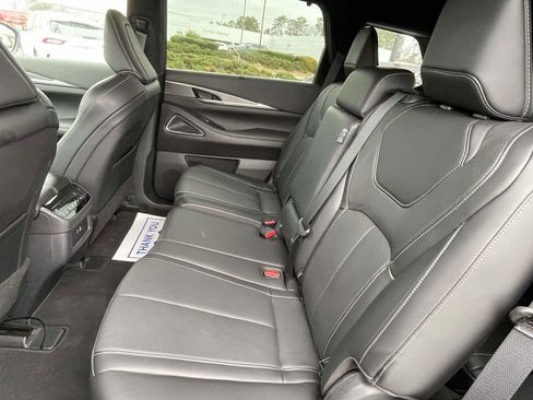 Used 2025 INFINITI QX60 Luxe w/ Black Edition image 12