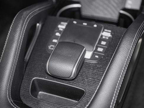Used 2025 Mercedes-Benz GLE 450e 4MATIC image 45