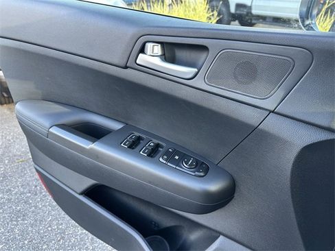 Used 2020 Kia Sportage LX image 30