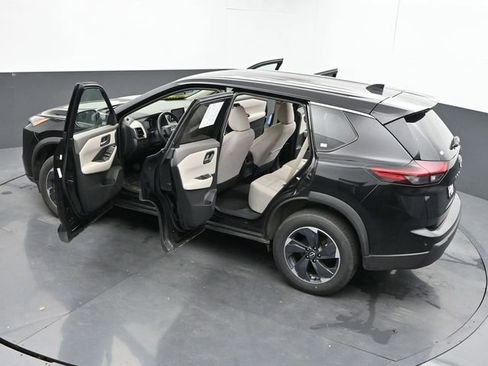 Used 2025 Nissan Rogue SV FWD image 43