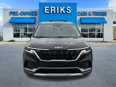 Used 2023 Kia Carnival LX image 3