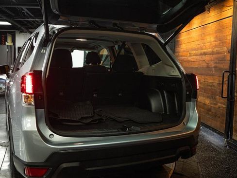 Used 2021 Subaru Forester Premium image 7