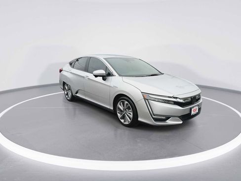Used 2018 Honda Clarity Touring image 2