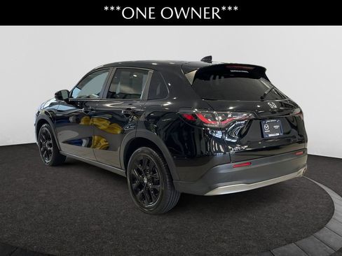 Used 2023 Honda HR-V Sport image 3