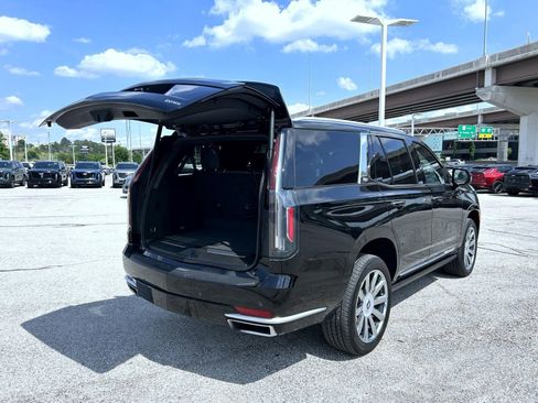 Certified 2024 Cadillac Escalade Premium Luxury Platinum w/ Heavy-Duty Trailer Package AWD/4WD image 30