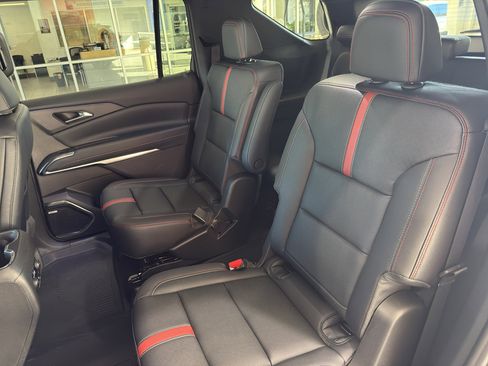 New 2026 Chevrolet Traverse RS w/ LPO, Floor Liner Package image 23