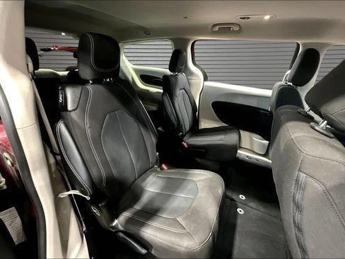 Used 2023 Chrysler Voyager LX FWD image 22
