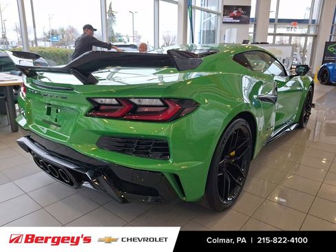 New 2026 Chevrolet Corvette Z06 w/ Z07 Performance Package RWD image 3