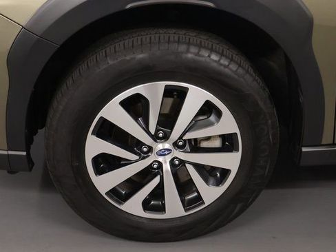 Used 2024 Subaru Outback Premium AWD/4WD image 8