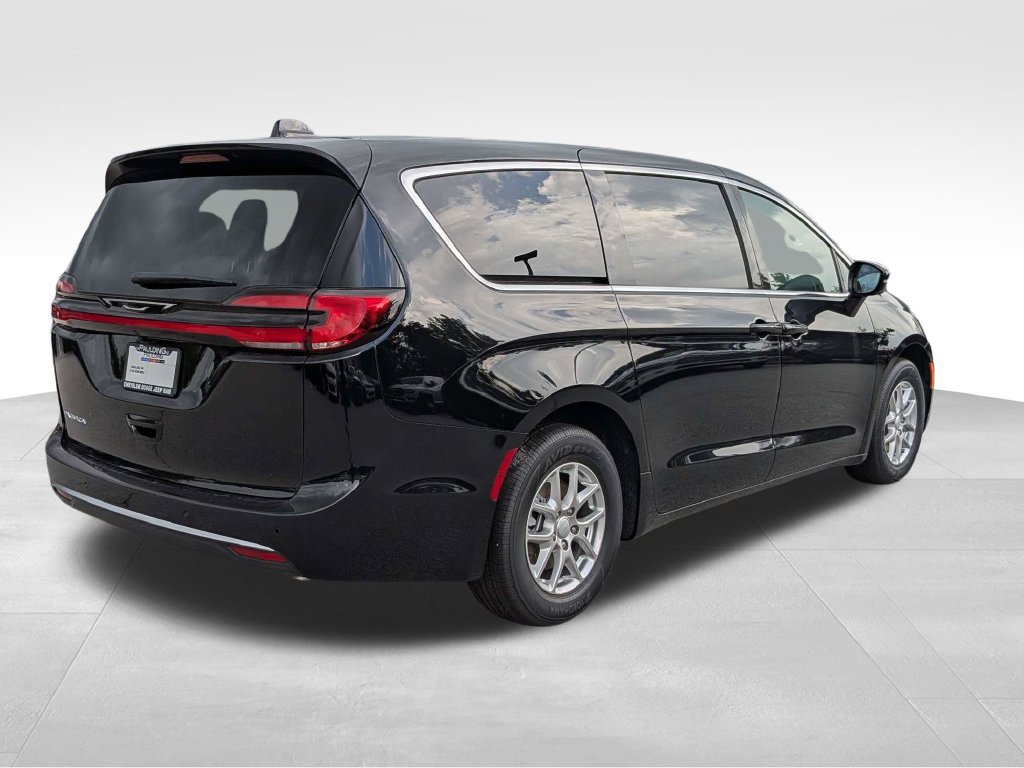 New 2027 Chrysler Pacifica Select w/ Family Tech Group FWD image 4