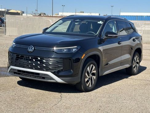 New 2025 Volkswagen Tiguan S AWD/4WD image 1
