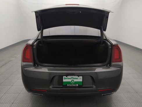 Used 2018 Chrysler 300 S image 29