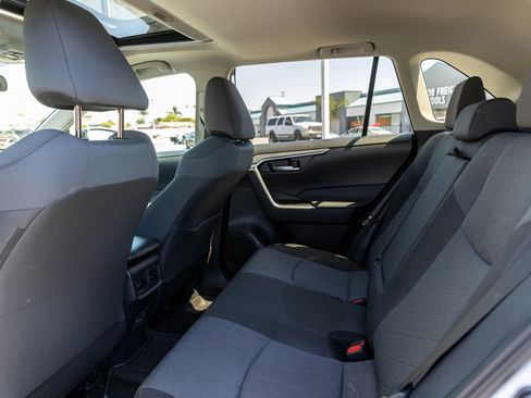 Used 2025 Toyota RAV4 XLE FWD image 25
