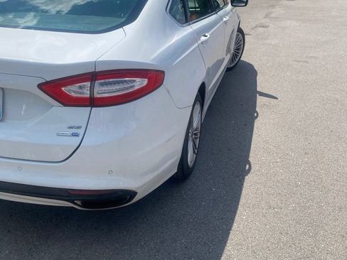 Used 2016 Ford Fusion SE w/ Equipment Group 202A AWD/4WD image 3