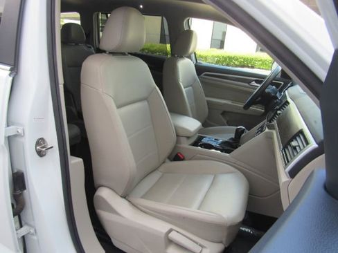 Used 2022 Volkswagen Atlas SE w/ Panoramic Sunroof Package image 21