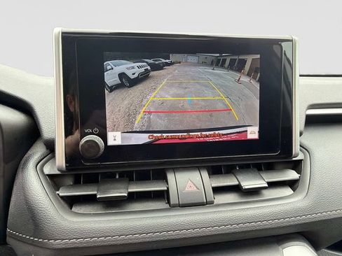 Used 2024 Toyota RAV4 XLE AWD/4WD image 24