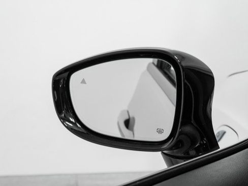 Used 2023 Chrysler Pacifica Pinnacle image 34