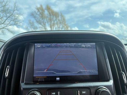 Used 2019 Chevrolet Colorado LT w/ LT Convenience Package image 6