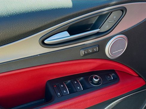 Used 2018 Alfa Romeo Stelvio Ti Sport image 23