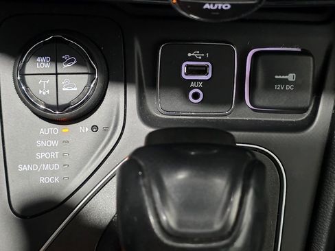 Used 2022 Jeep Cherokee Trailhawk w/ Trailer Tow Group image 40